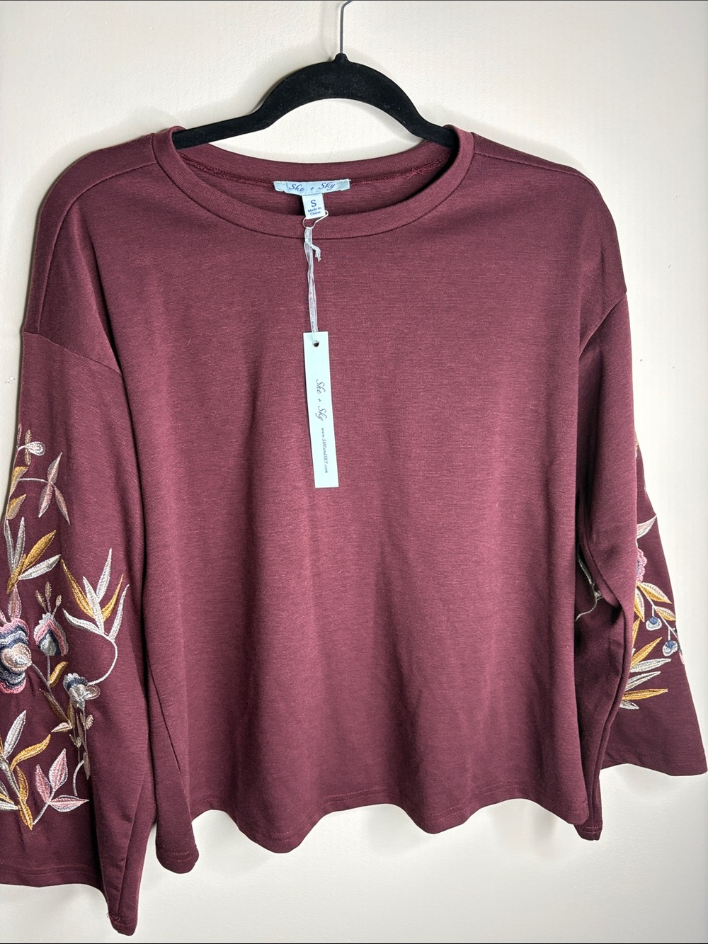 She + Sky Embroidered Long Sleeve Sweatshirt - Burgundy